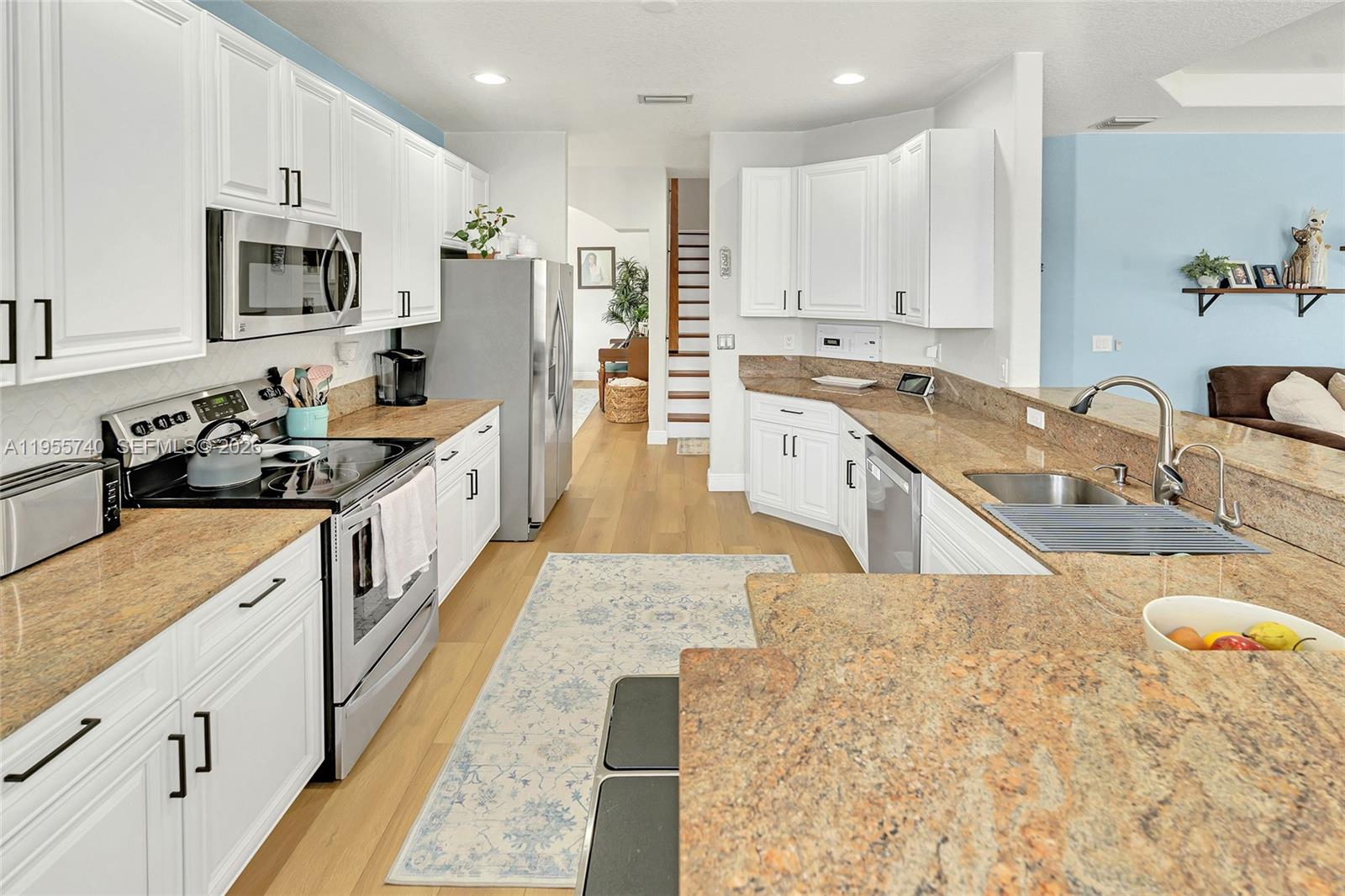 POD 10 AT MONARCH LAKES - Residential