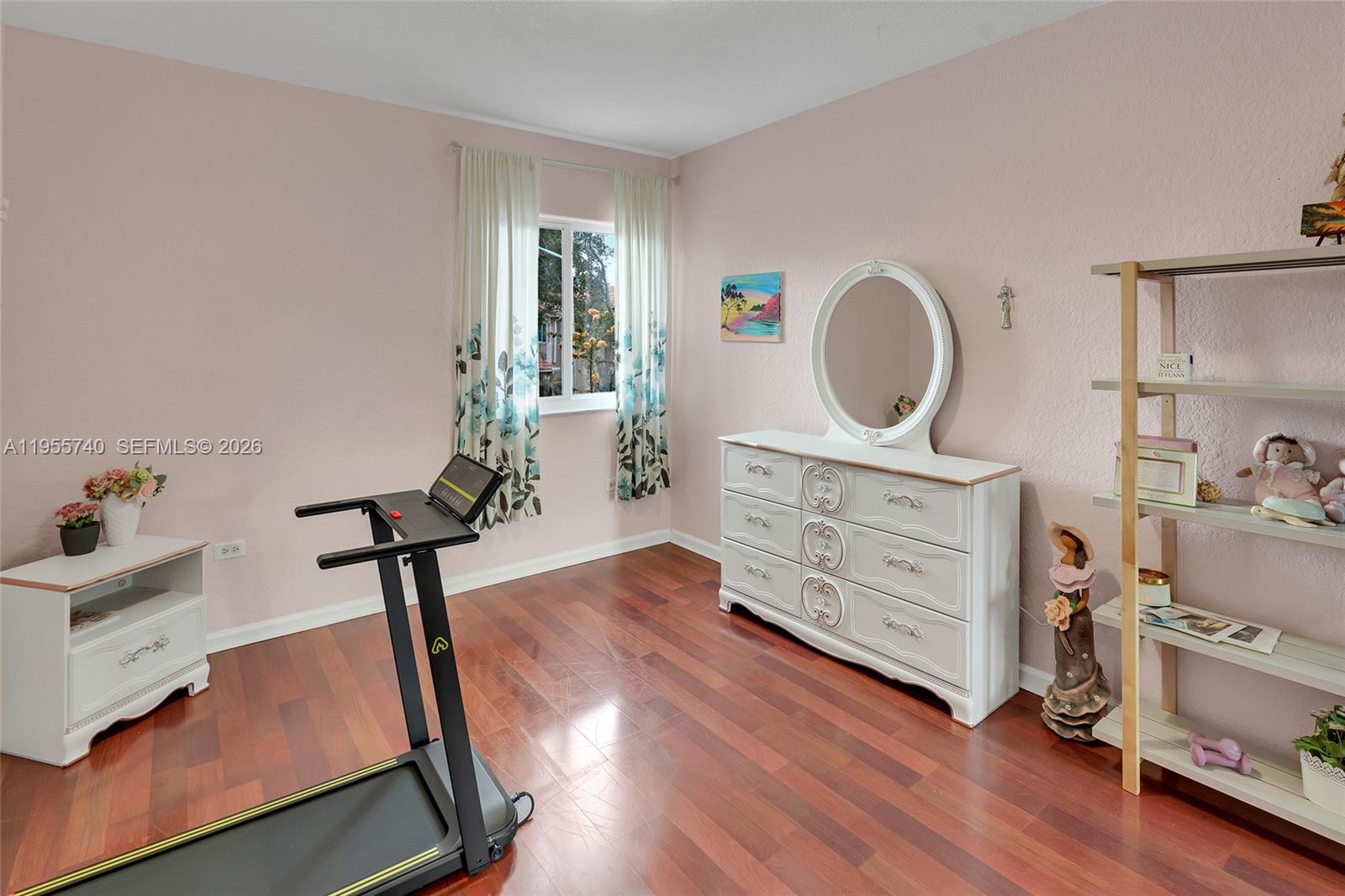 POD 10 AT MONARCH LAKES - Residential