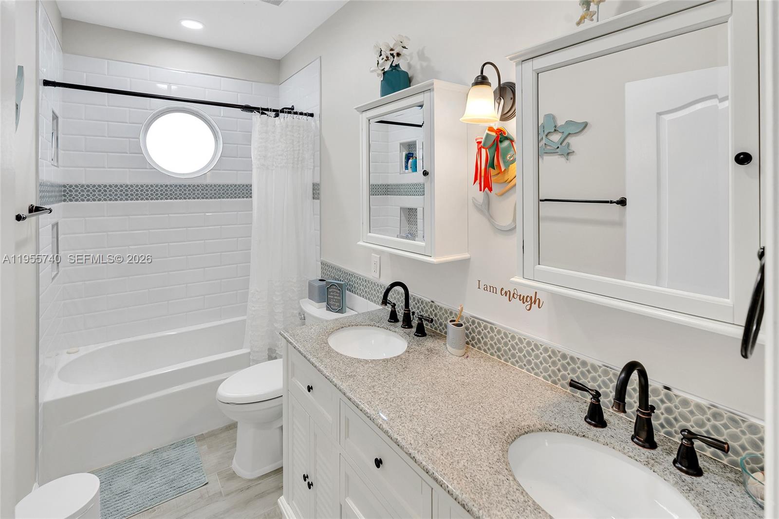 POD 10 AT MONARCH LAKES - Residential