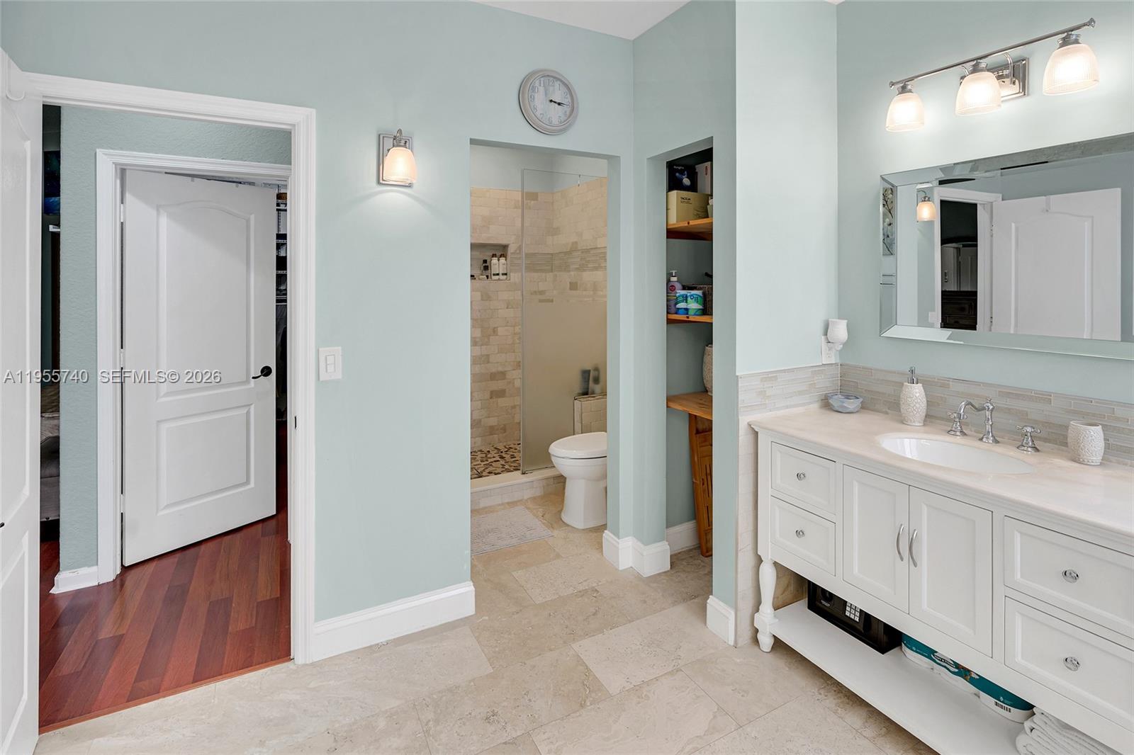 POD 10 AT MONARCH LAKES - Residential