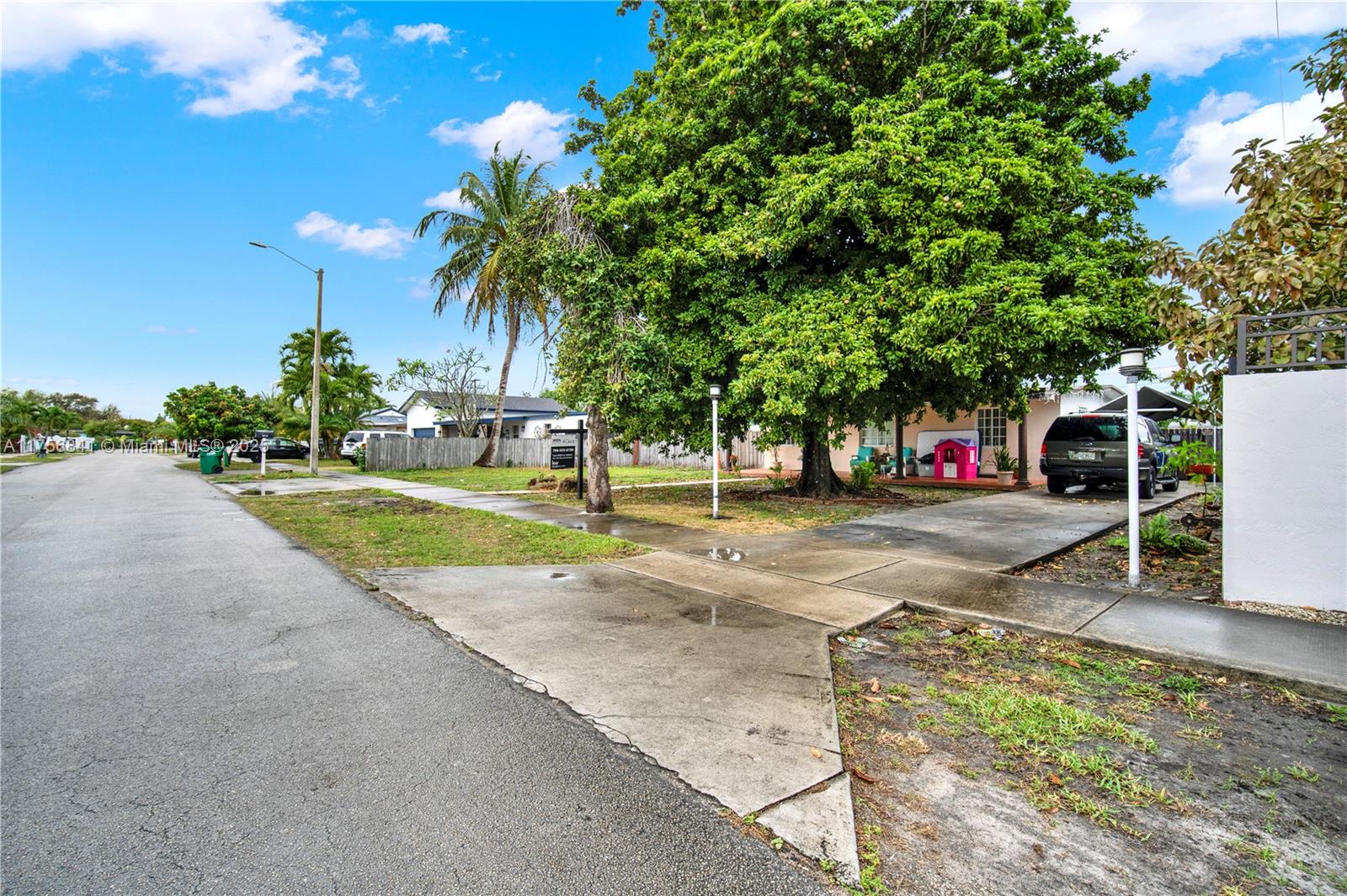 Property for Sale at 9821 Sw 47th St, Miami, Broward County, Florida - Bedrooms: 2 
Bathrooms: 1  - $575,000
