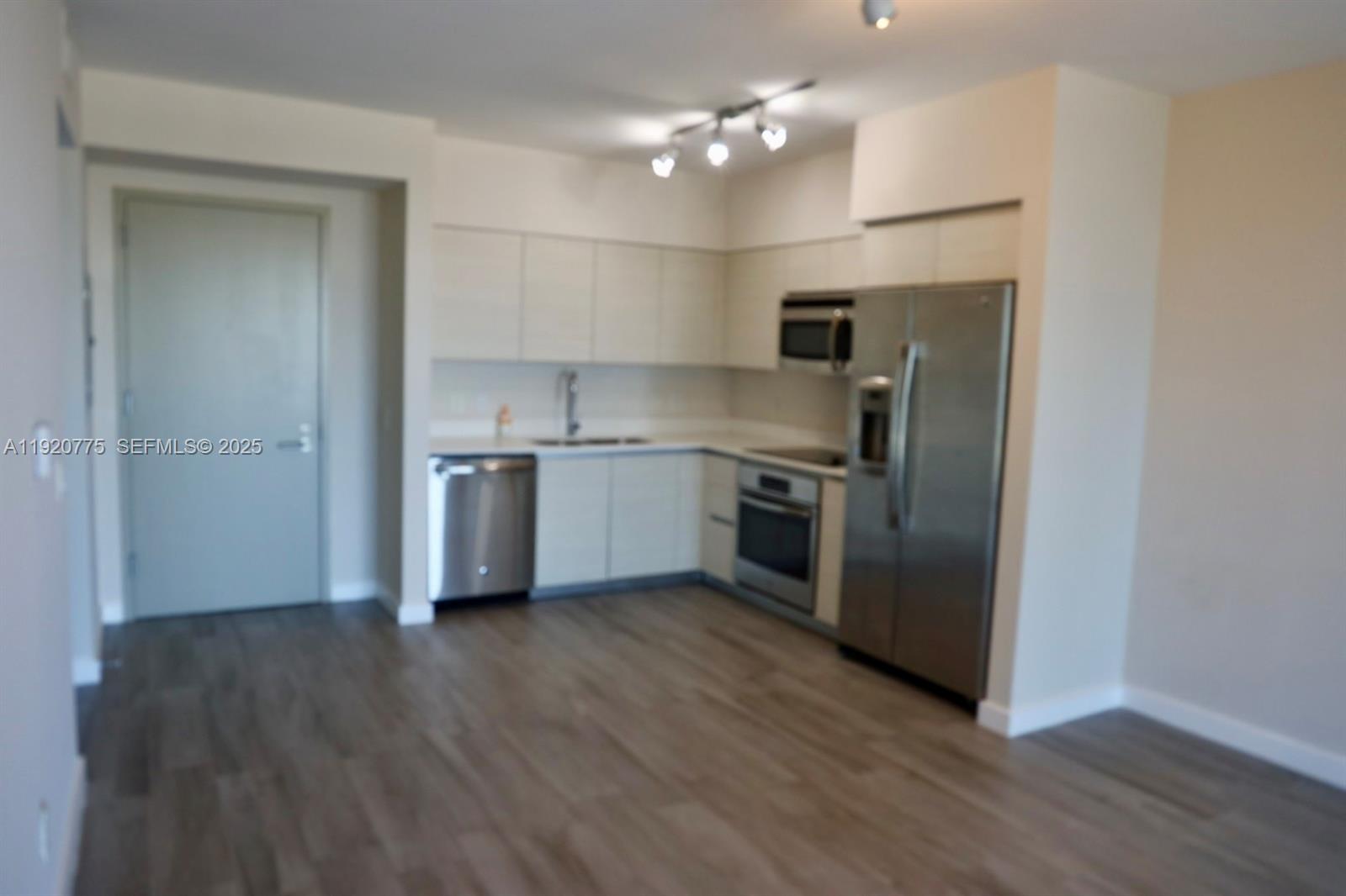 4250 Biscayne Blvd 804