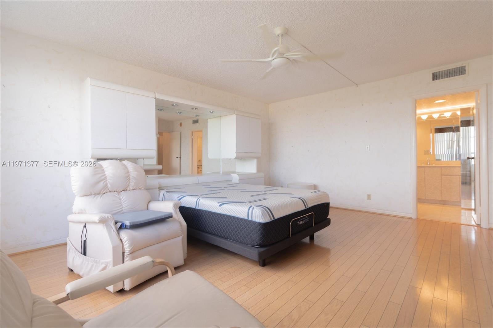 OLYMPUS CONDO PHASE - Residential