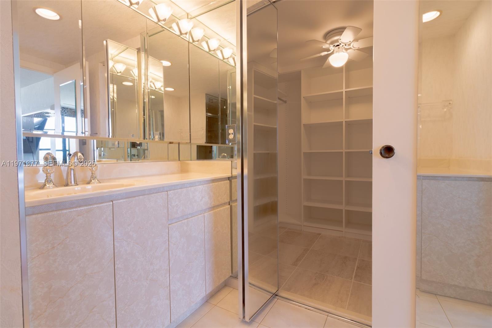 OLYMPUS CONDO PHASE - Residential