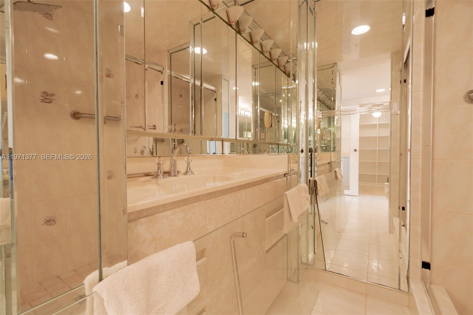 OLYMPUS CONDO PHASE - Residential