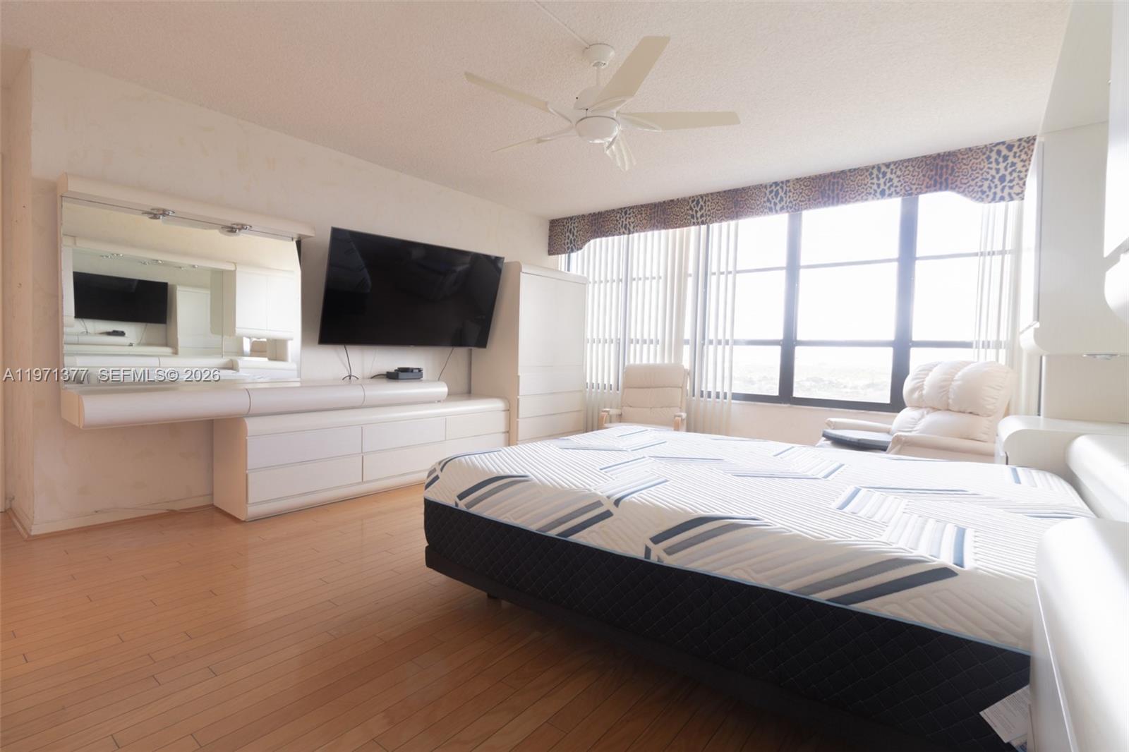 OLYMPUS CONDO PHASE - Residential