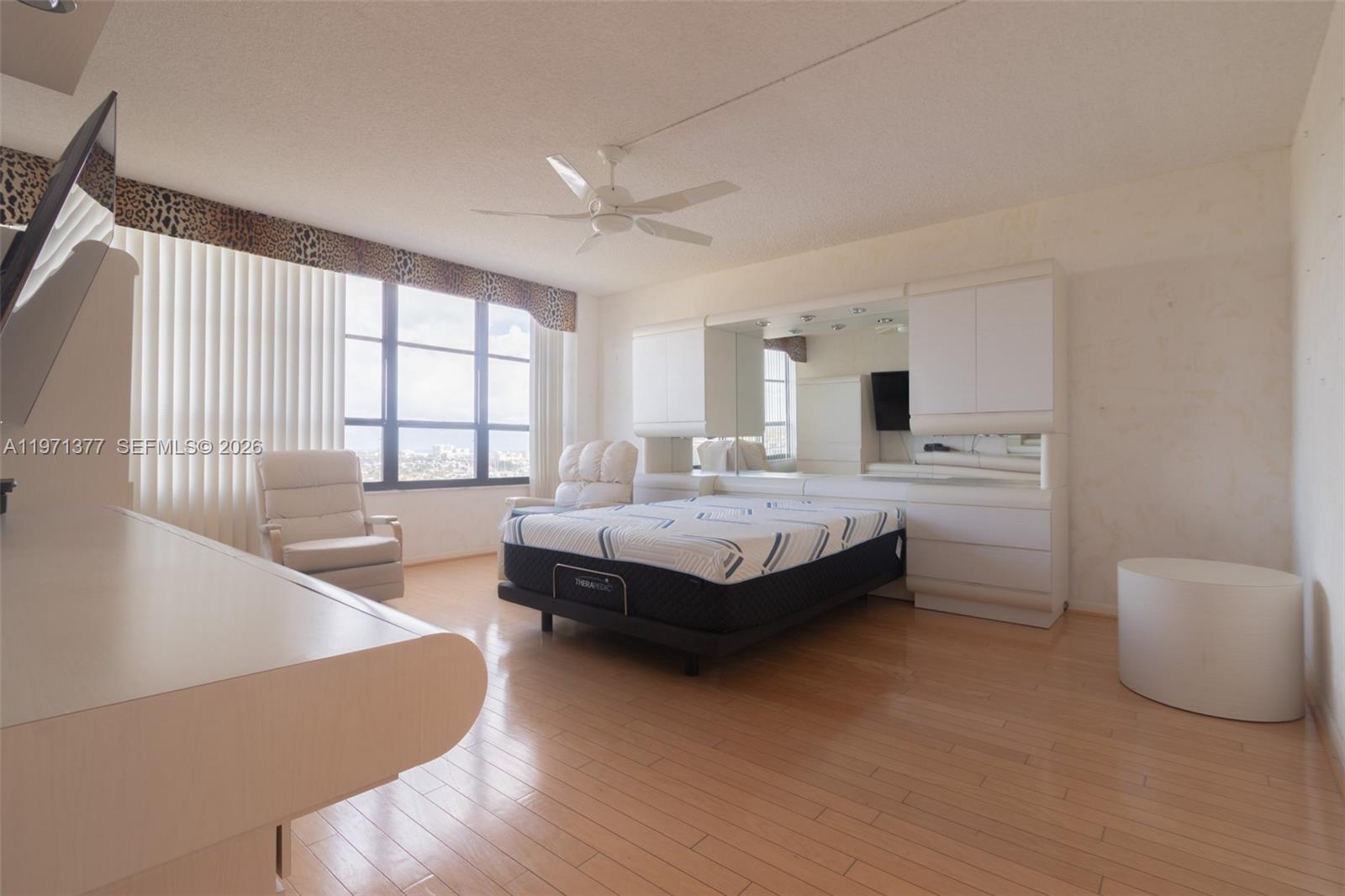 OLYMPUS CONDO PHASE - Residential