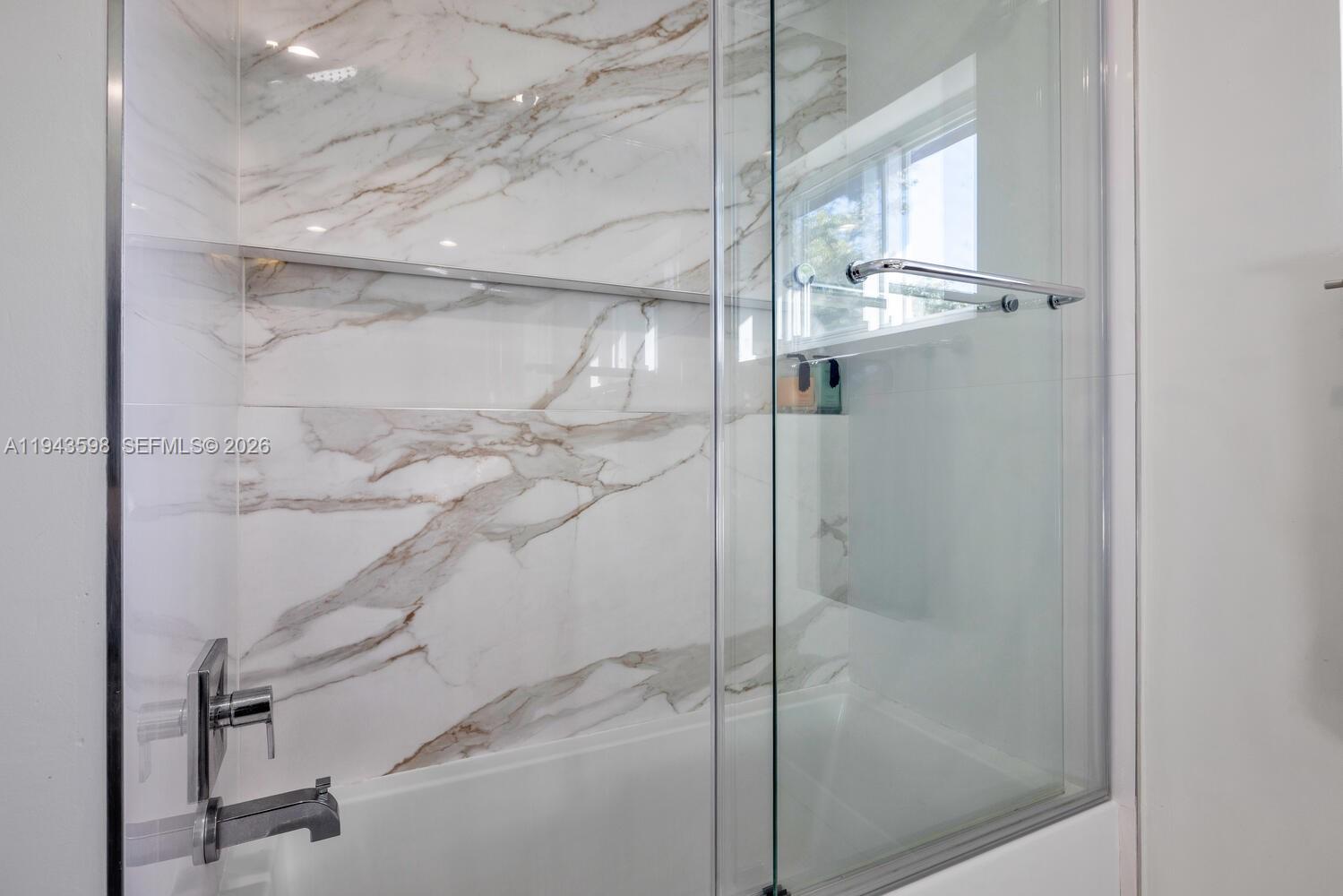 EARLETON SHORES - Residential