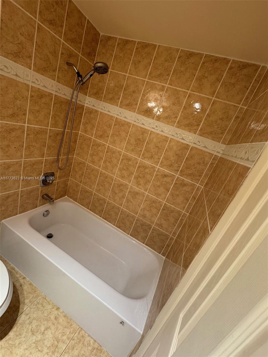 HILLCREST EAST NO 23 COND - Residential