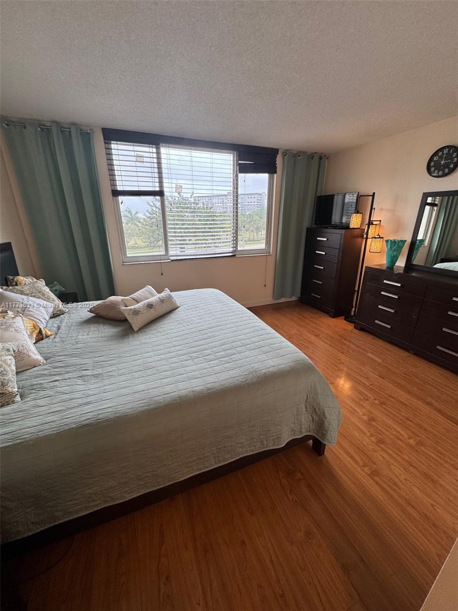 HILLCREST EAST NO 23 COND - Residential