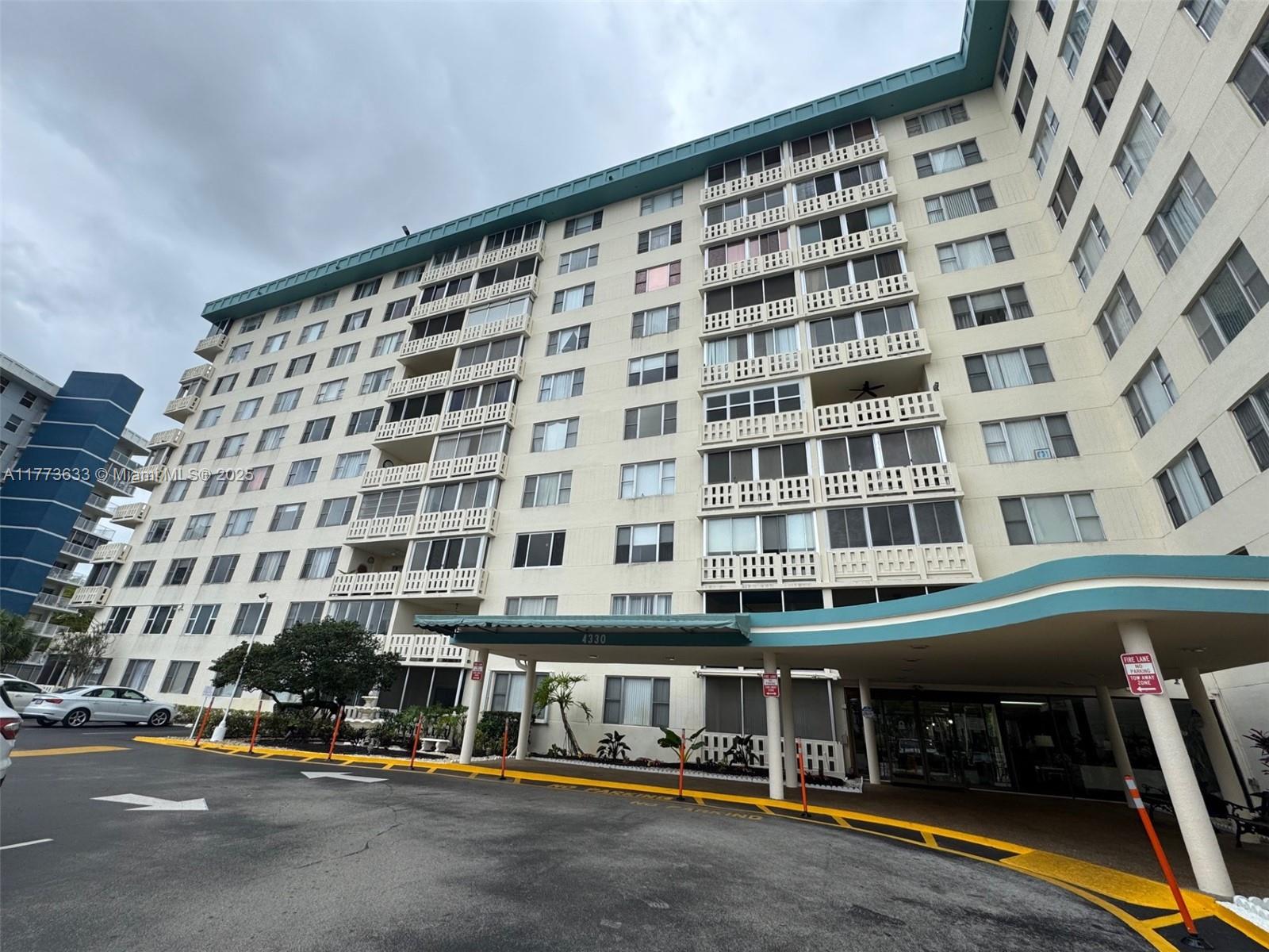 HILLCREST EAST NO 23 COND - Residential