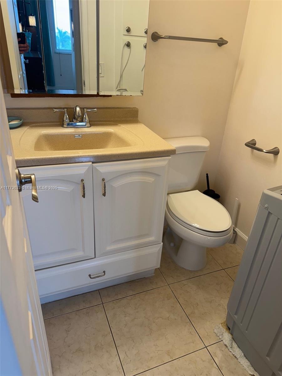 HILLCREST EAST NO 23 COND - Residential