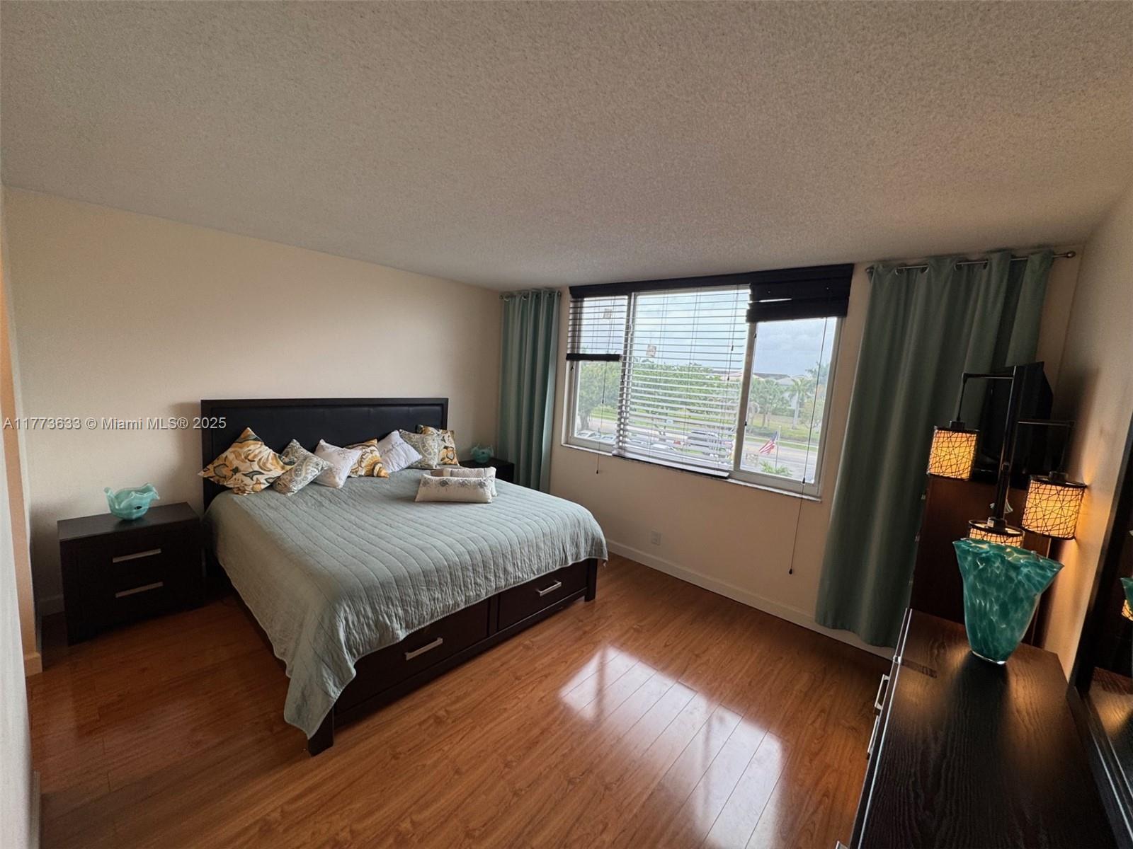 HILLCREST EAST NO 23 COND - Residential