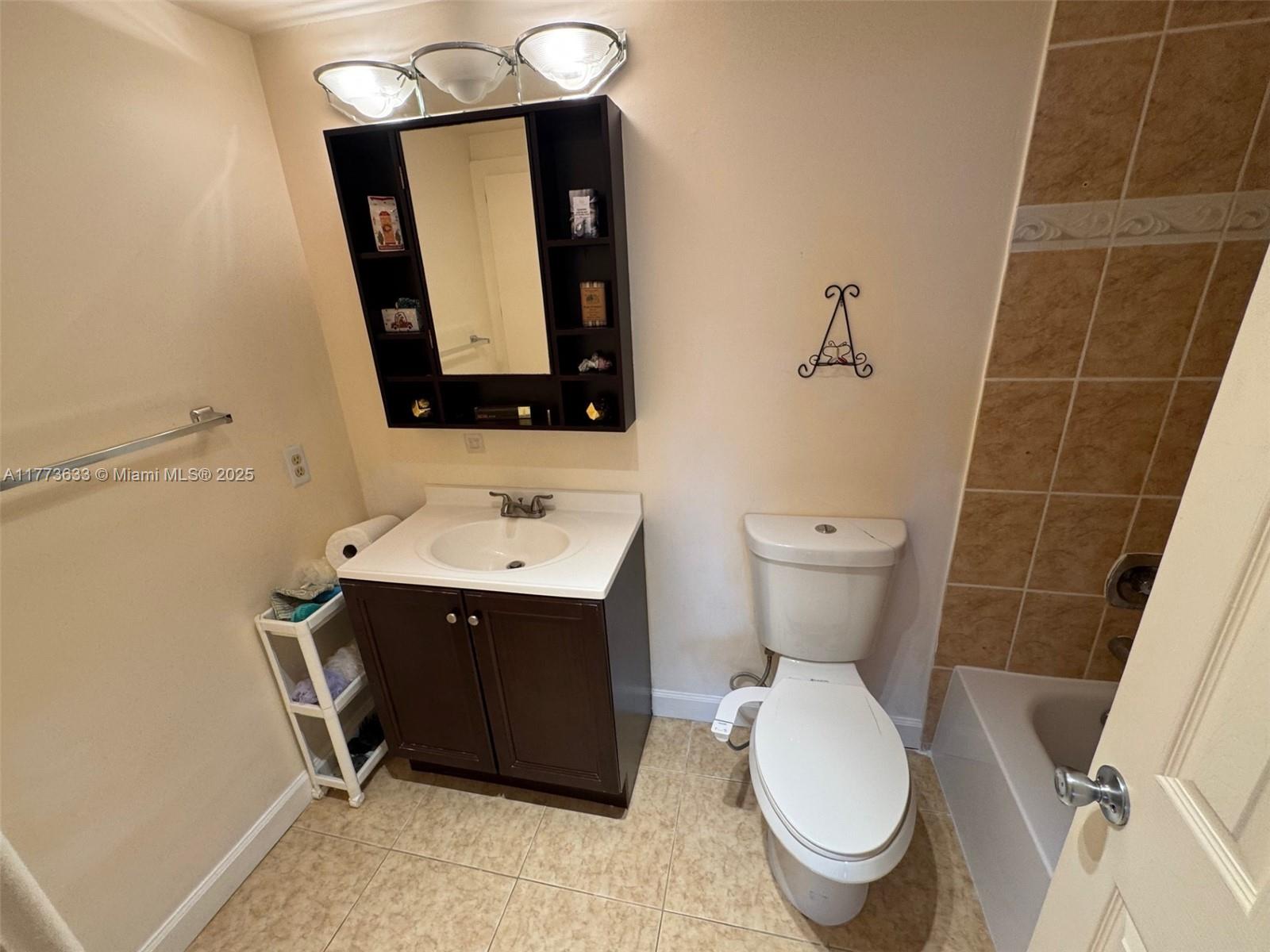 HILLCREST EAST NO 23 COND - Residential