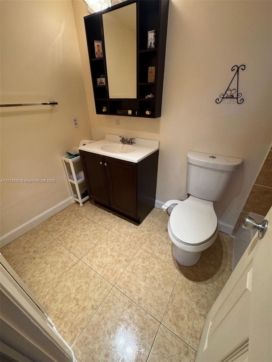 HILLCREST EAST NO 23 COND - Residential