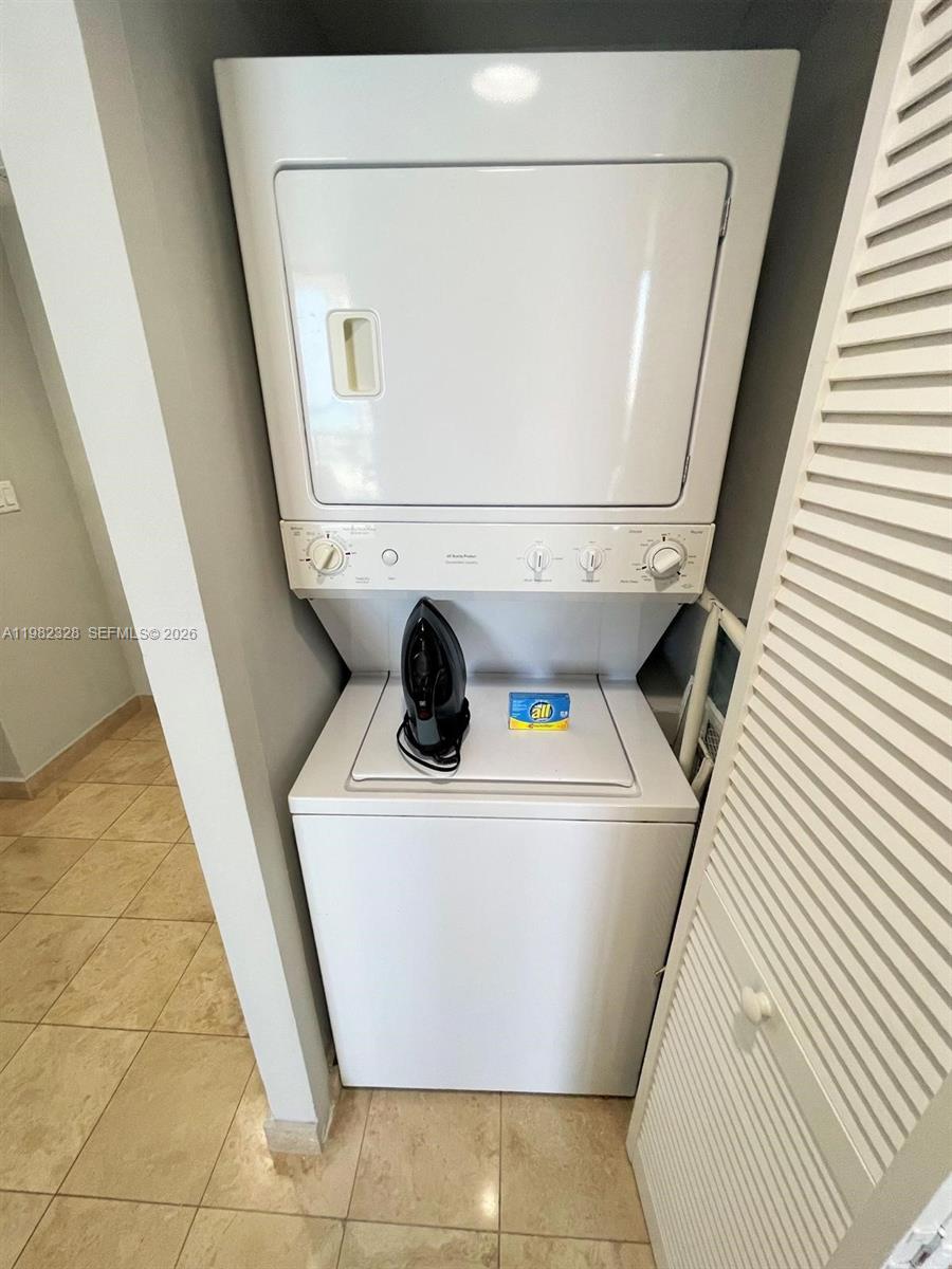 M RESORT RESIDENCES CONDO - Residential