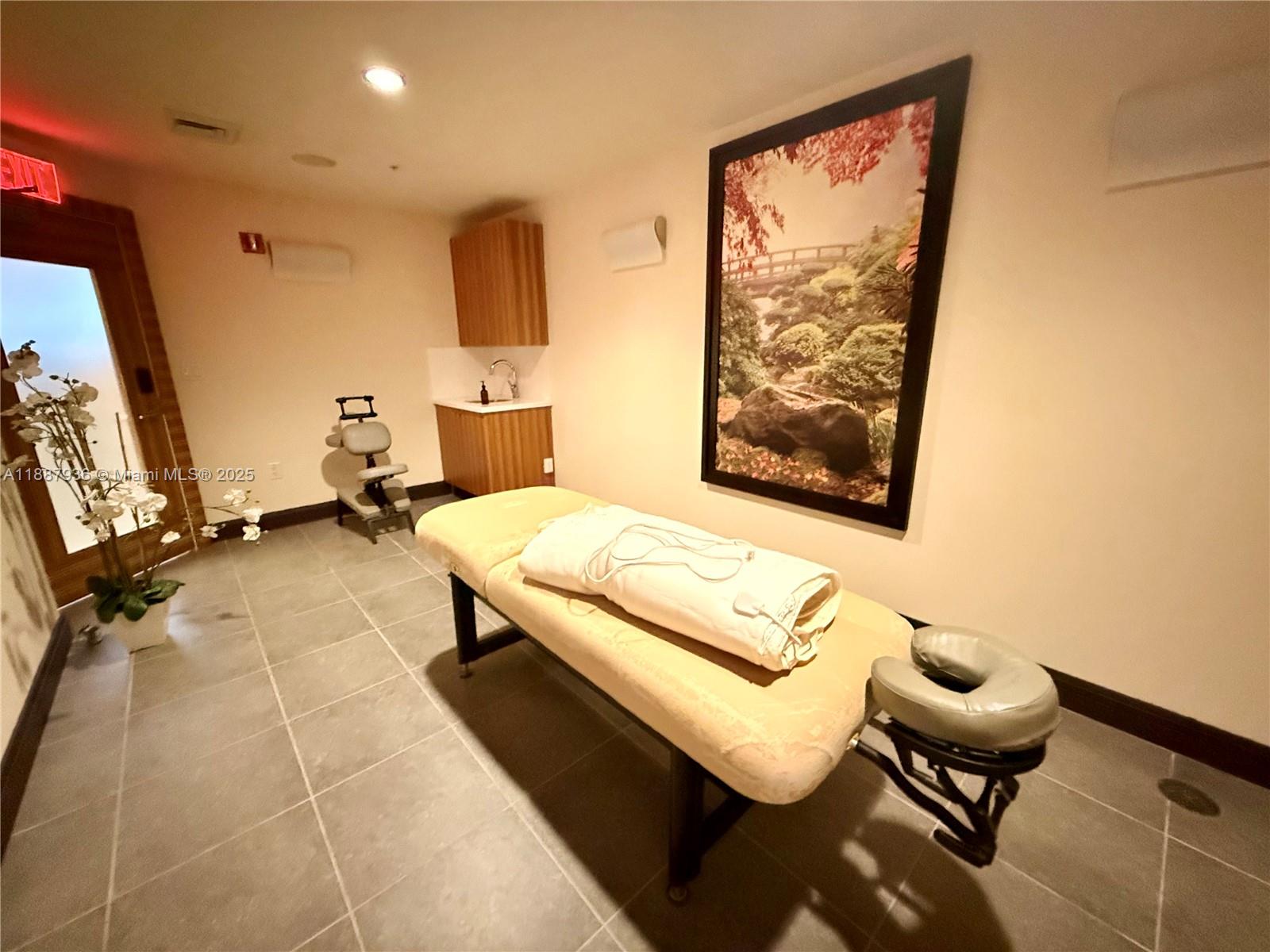 VIZCAYNE SOUTH CONDO - Residential Lease