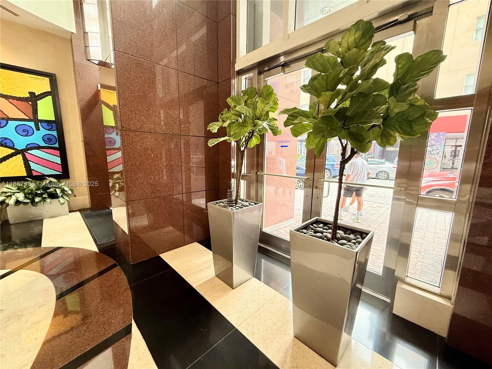 VIZCAYNE SOUTH CONDO - Residential Lease