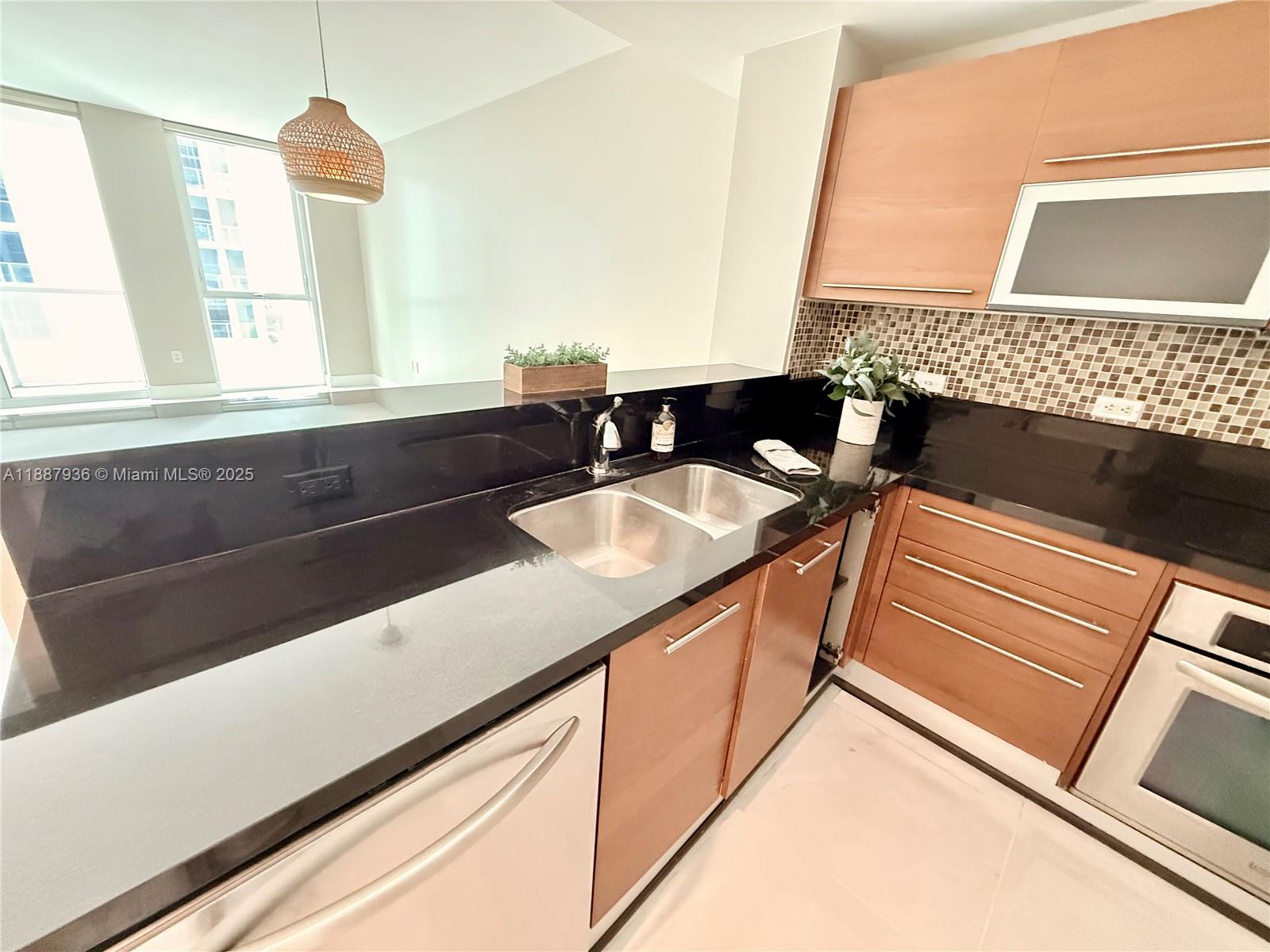 VIZCAYNE SOUTH CONDO - Residential Lease