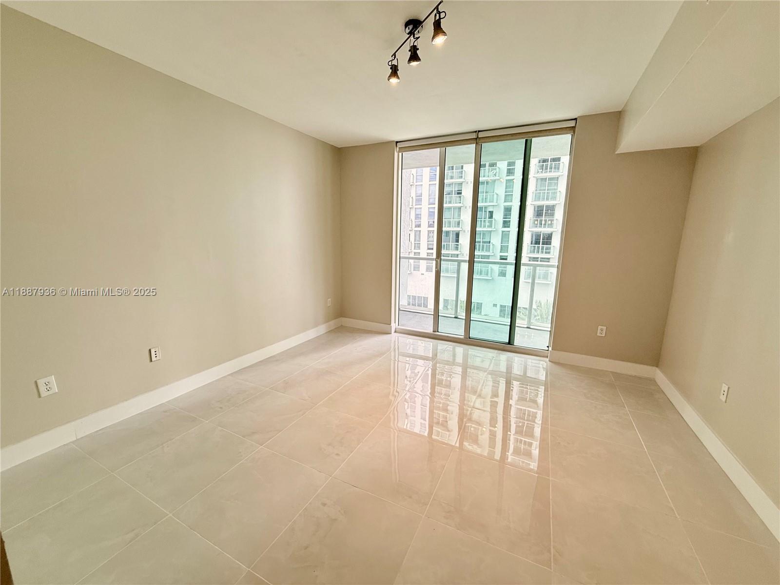 VIZCAYNE SOUTH CONDO - Residential Lease