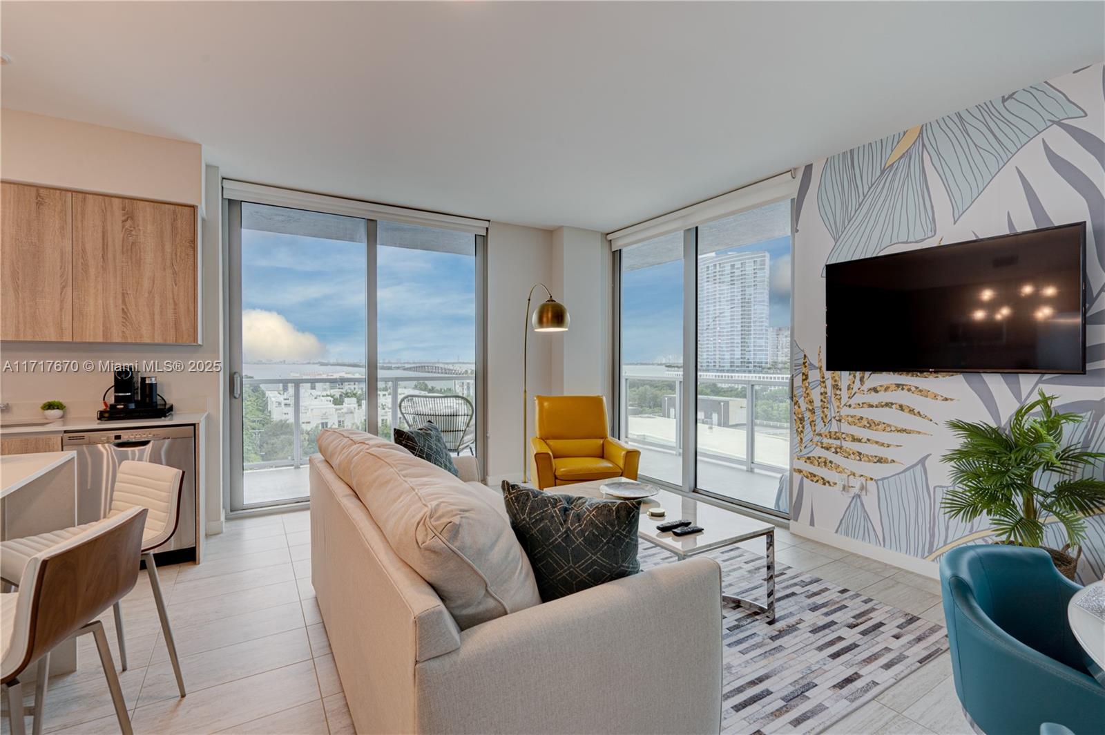 QUADRO CONDO - Residential