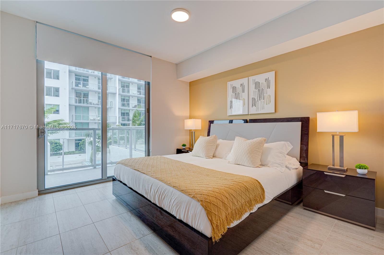 QUADRO CONDO - Residential
