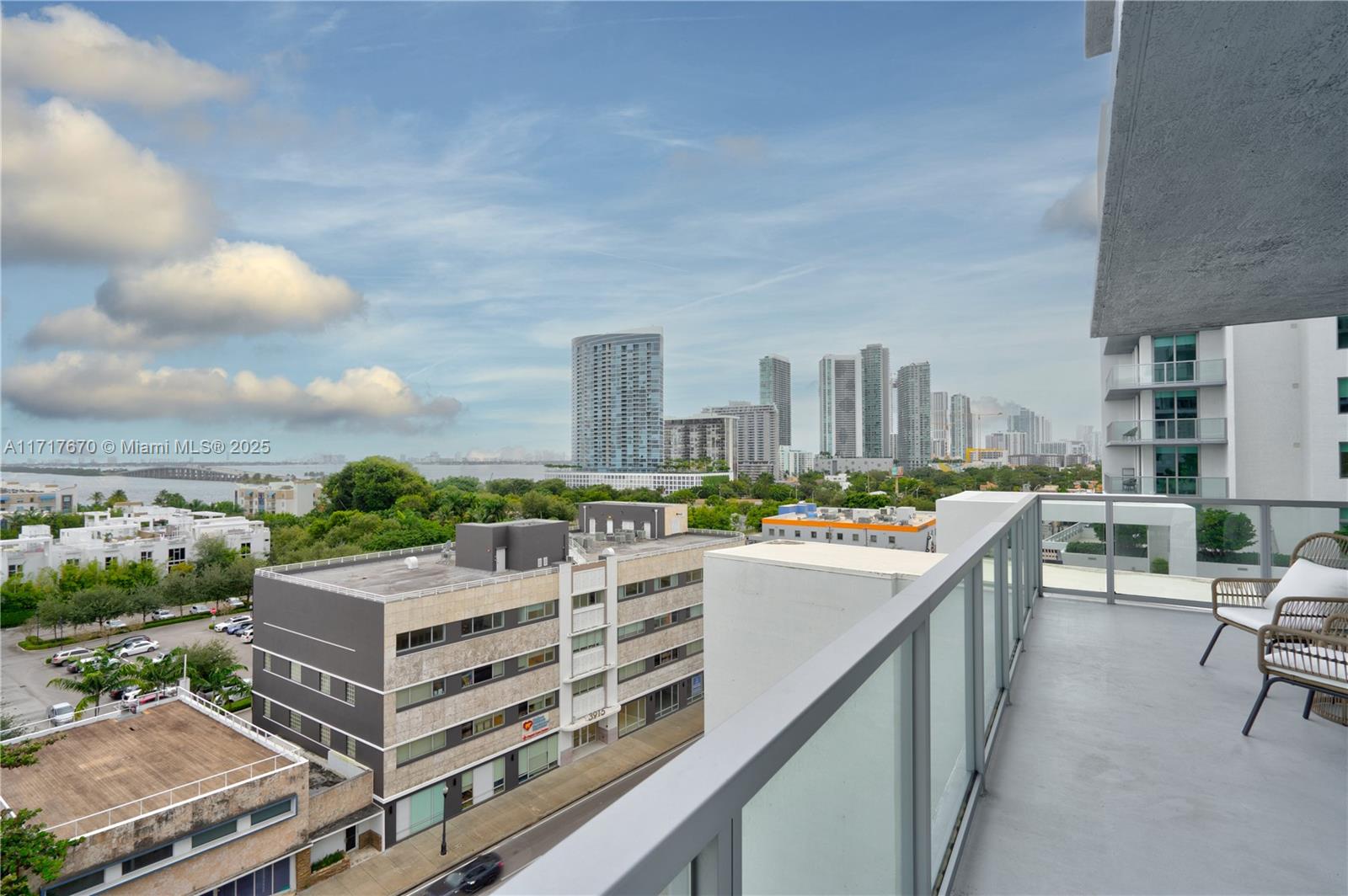 QUADRO CONDO - Residential