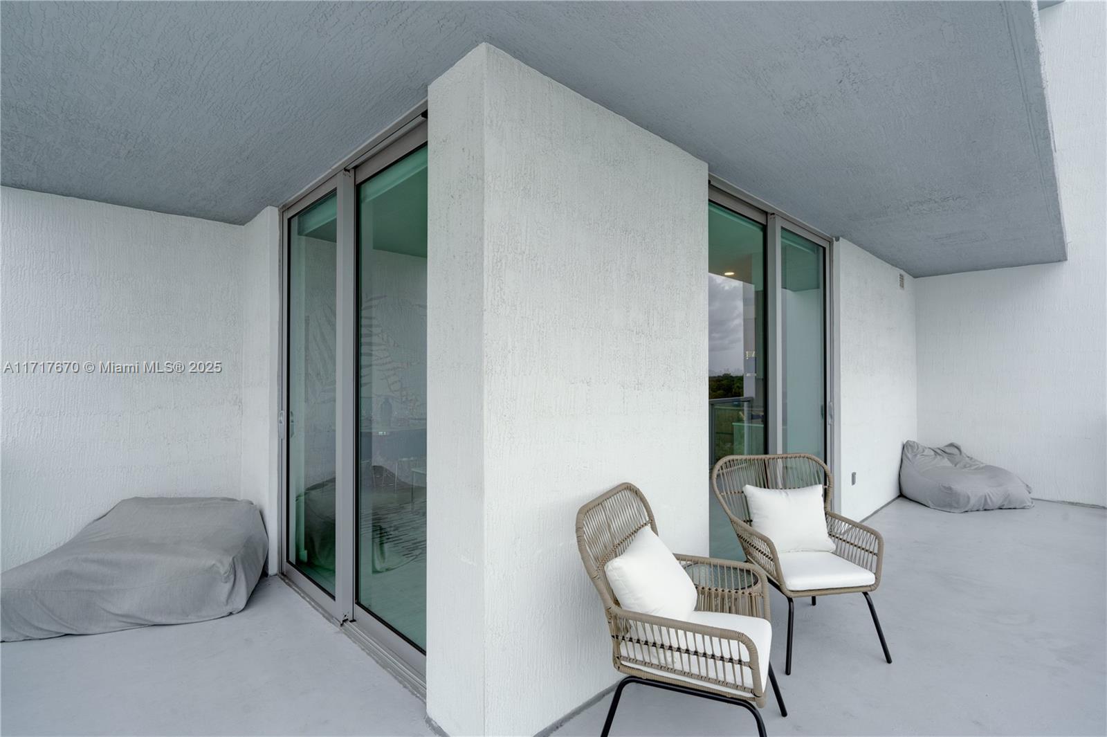 QUADRO CONDO - Residential