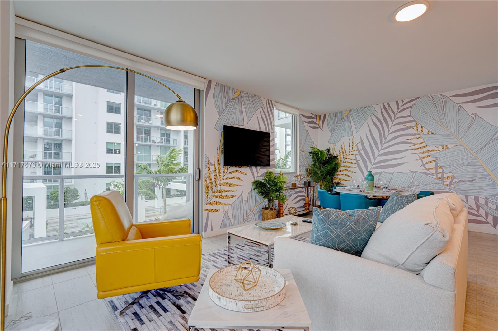 QUADRO CONDO - Residential