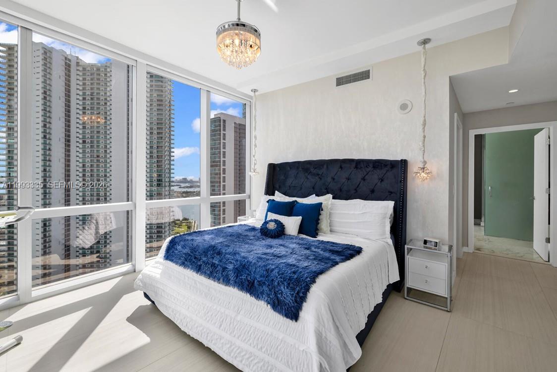 PARAMOUNT MIAMI WORLDCENT - Residential