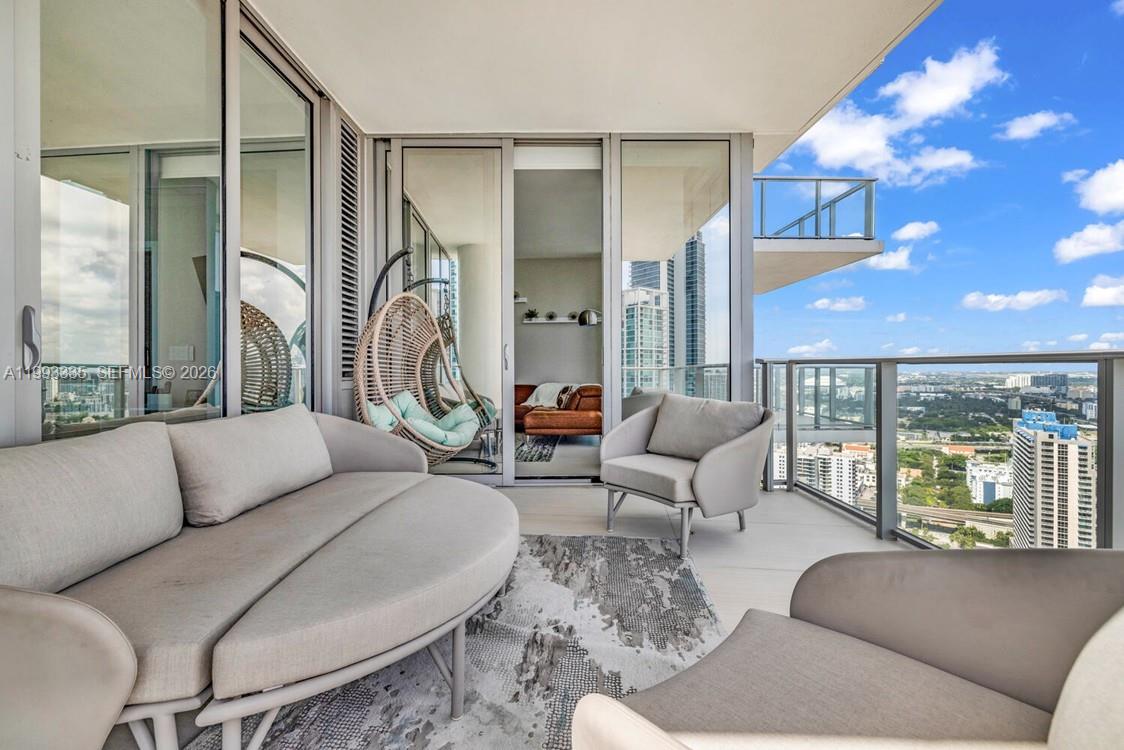 PARAMOUNT MIAMI WORLDCENT - Residential