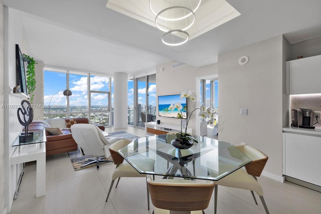 PARAMOUNT MIAMI WORLDCENT - Residential