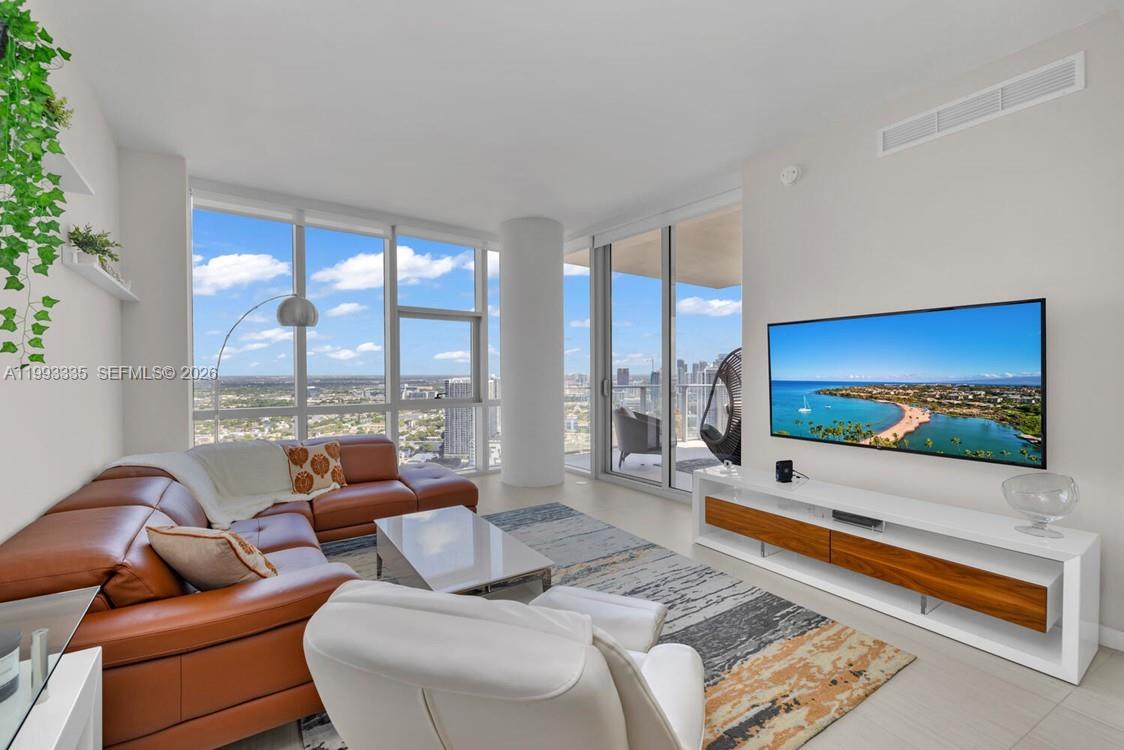 PARAMOUNT MIAMI WORLDCENT - Residential