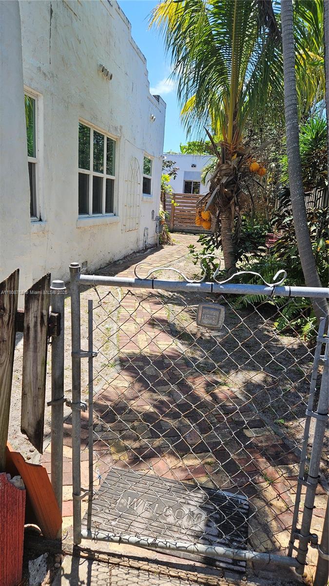 444 SW 26th Rd
