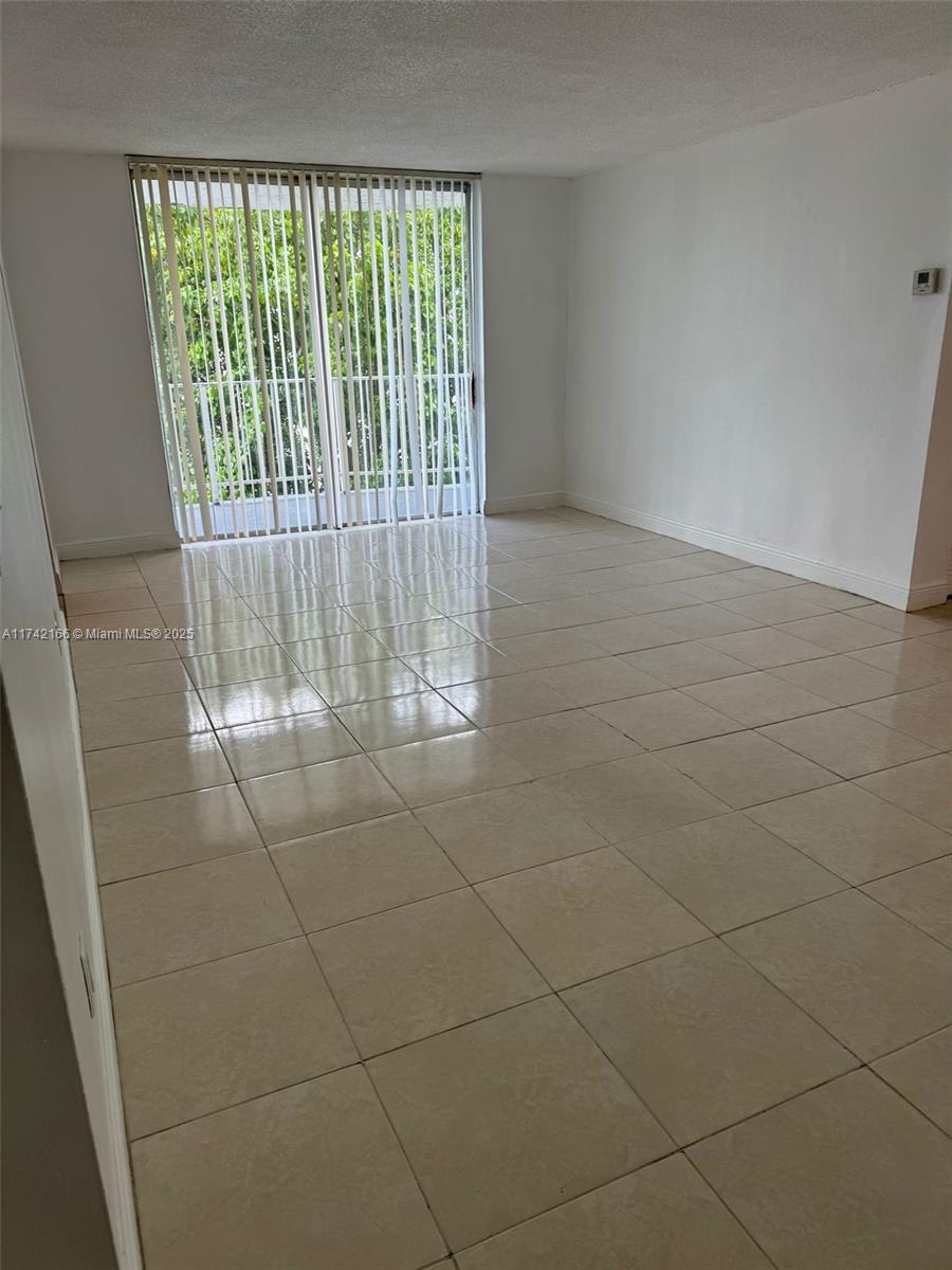 MONTECARLO CONDO - Residential