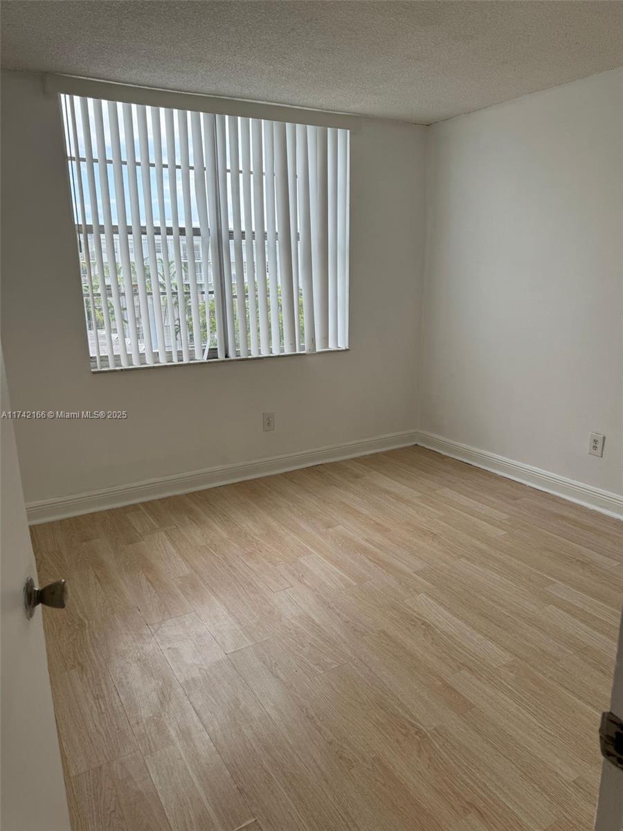 MONTECARLO CONDO - Residential