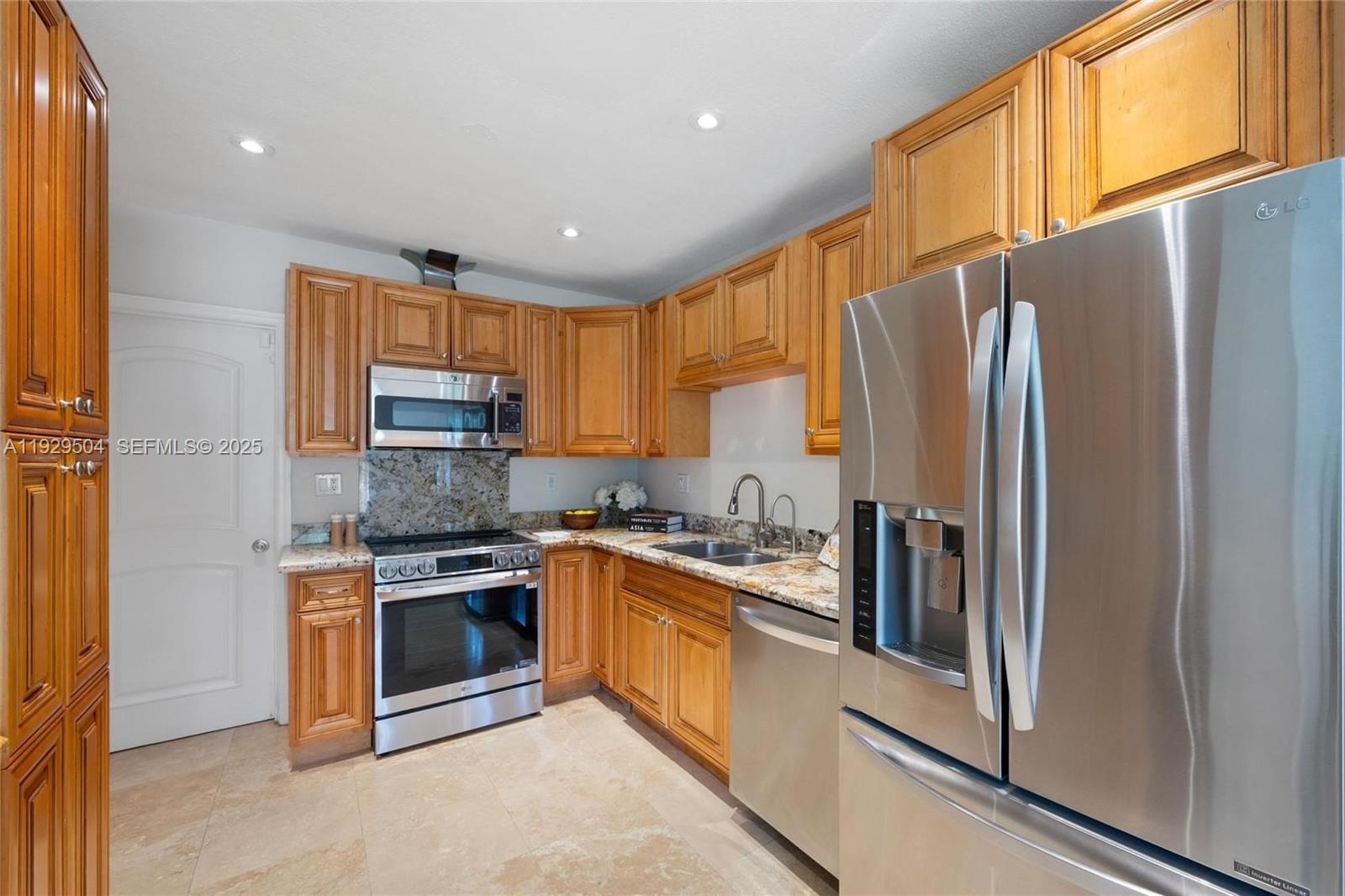 CORAL GABLES RIV SEC 6 - Residential Lease