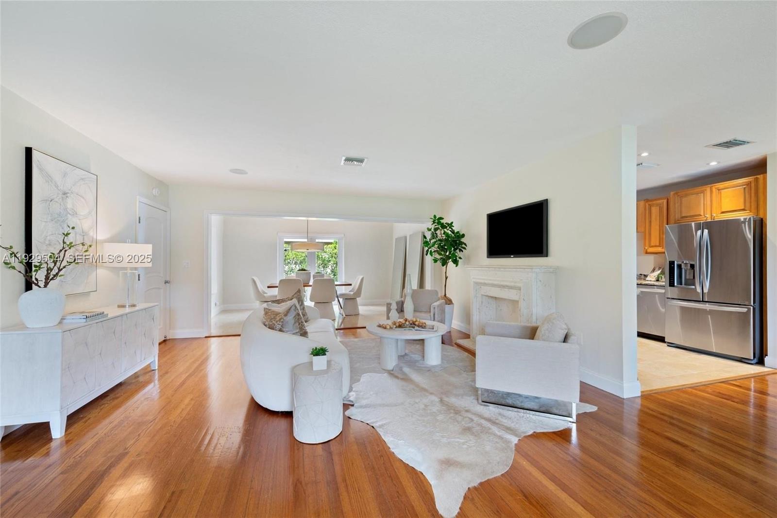 CORAL GABLES RIV SEC 6 - Residential Lease