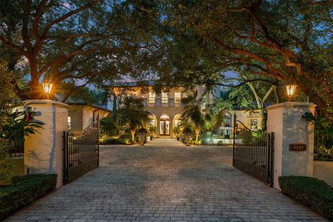 A home in Pinecrest