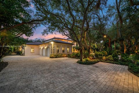 A home in Pinecrest