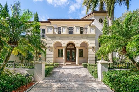 A home in Pinecrest