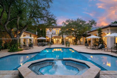 A home in Pinecrest