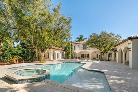 A home in Pinecrest