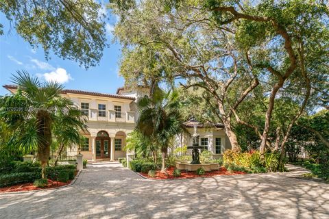 A home in Pinecrest