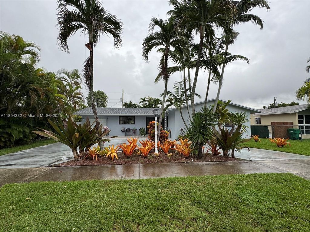 Photo of 8275 SW 47th Ter, Miami, FL 33155 (MLS # A11894332)