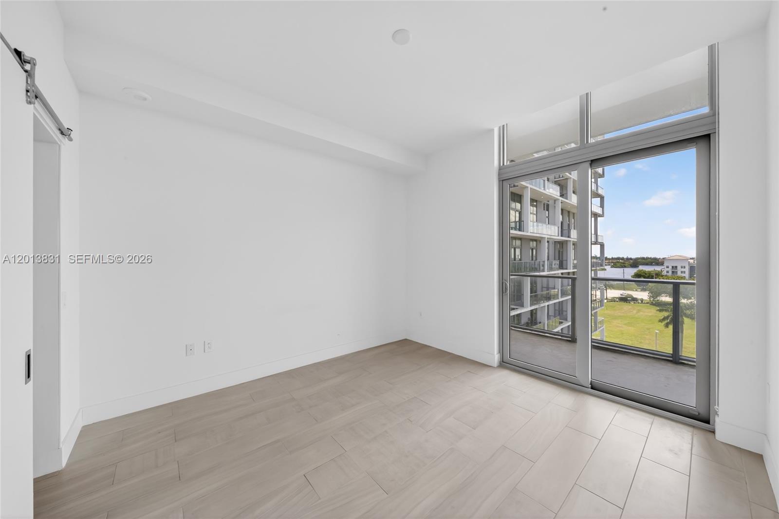 METROPICA NORTH TOWER ONE - Residential