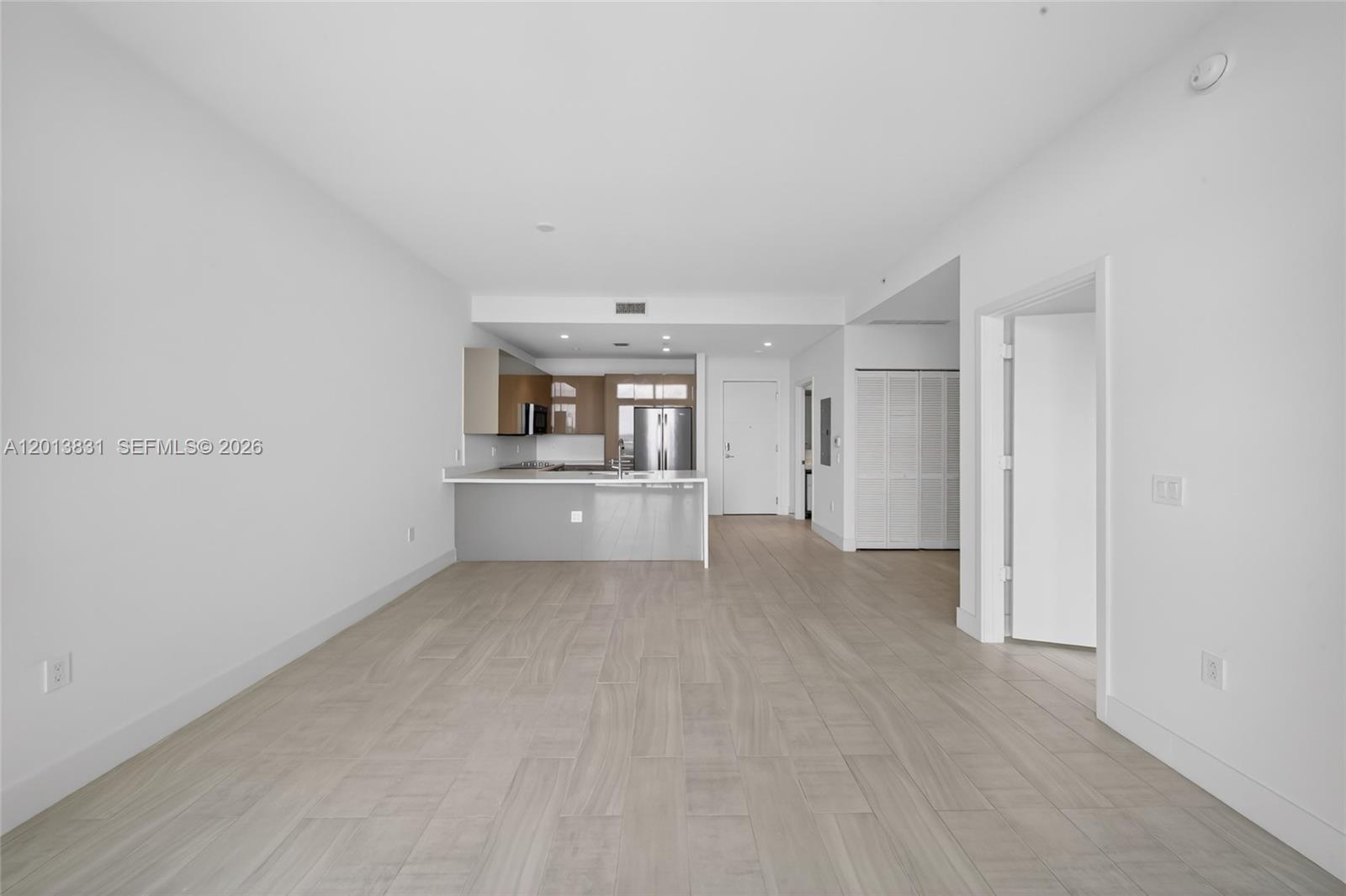 METROPICA NORTH TOWER ONE - Residential