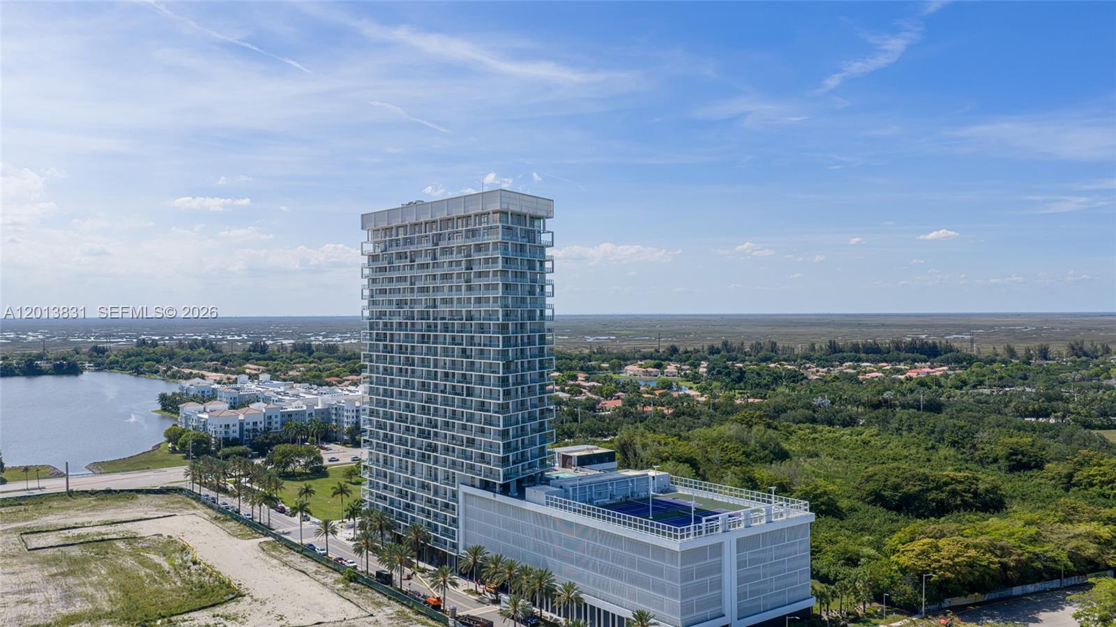 METROPICA NORTH TOWER ONE - Residential