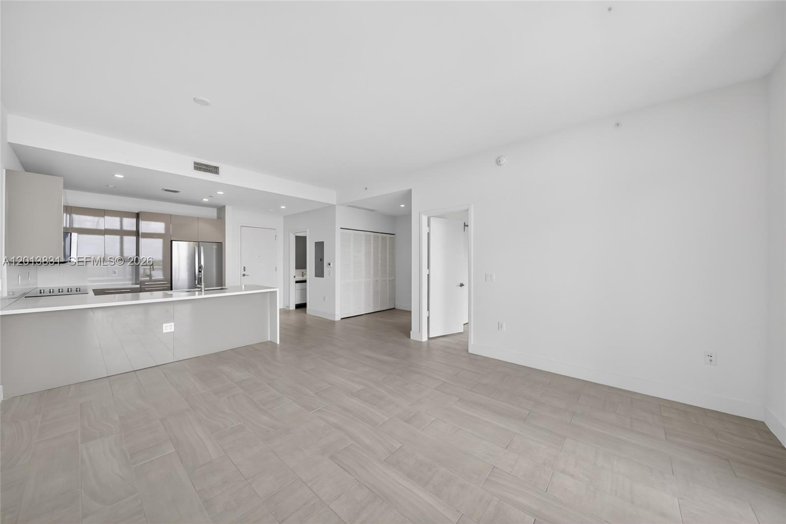 METROPICA NORTH TOWER ONE - Residential