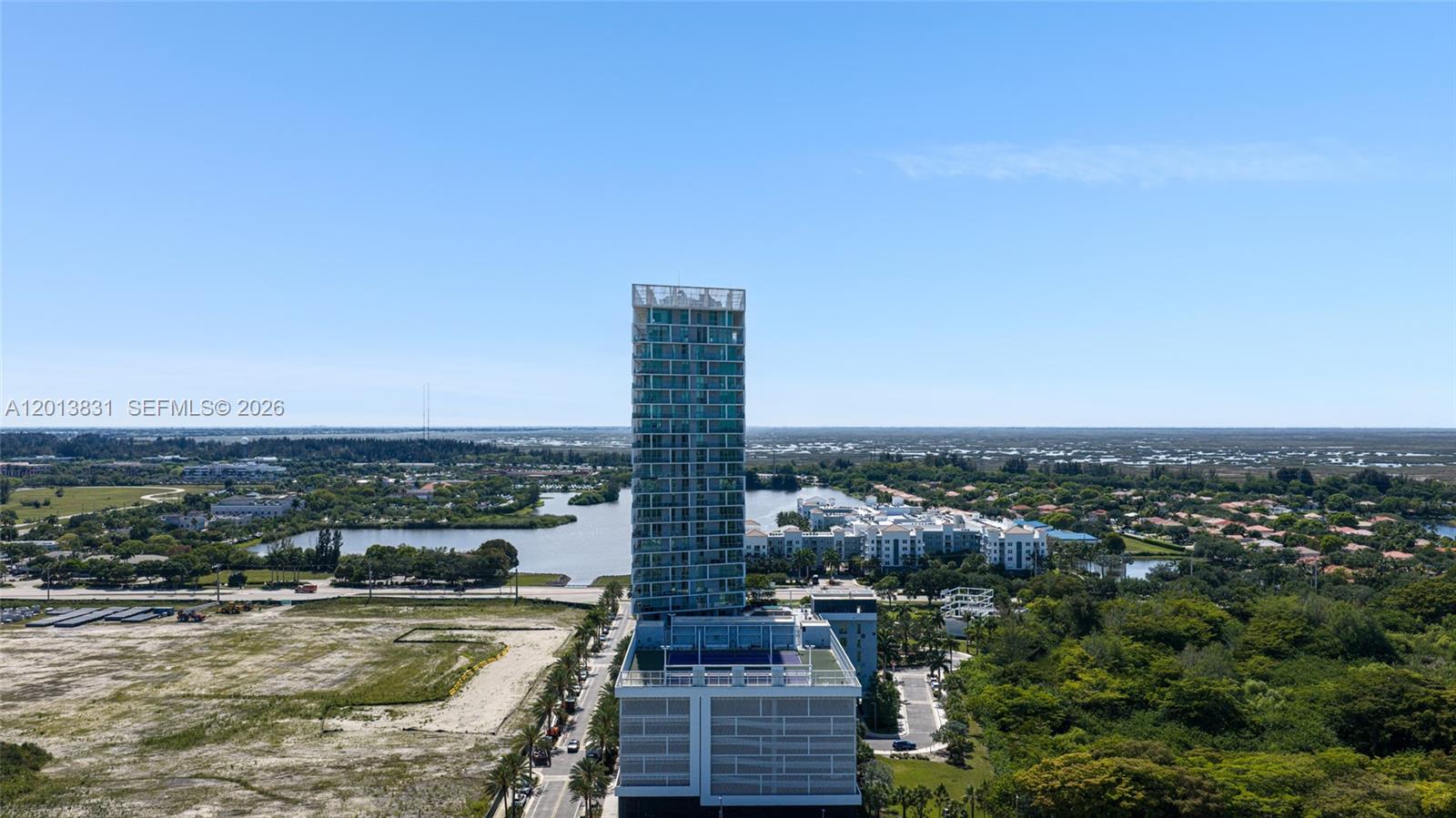 METROPICA NORTH TOWER ONE - Residential